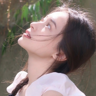 女人头像侧面简单气质图片