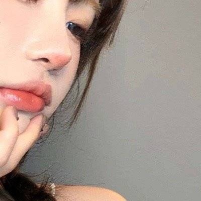女生头像怼脸拍