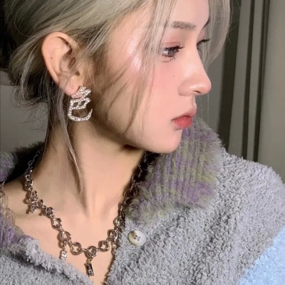 高清普通漂亮女生头像图片