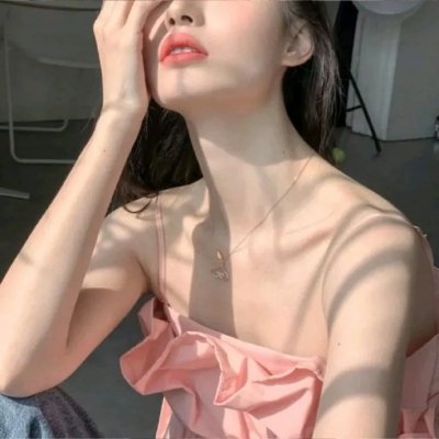 2025年微信最火的头像女生真人图片