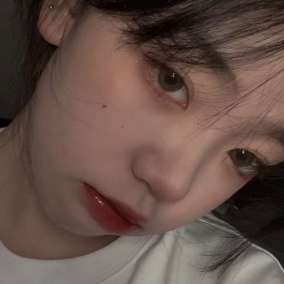 伤感女生真人头像图片
