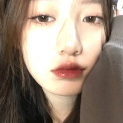 女生头像怼脸拍