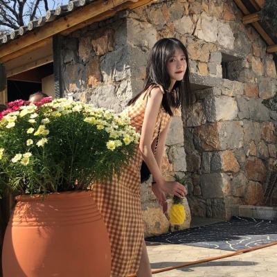 阳光点的女生微信头像