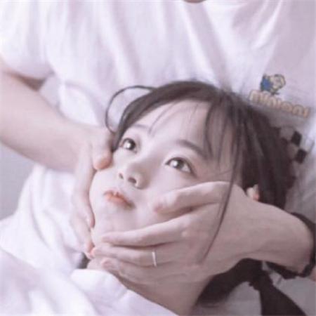 潮流高清一左一右QQ情侣头像