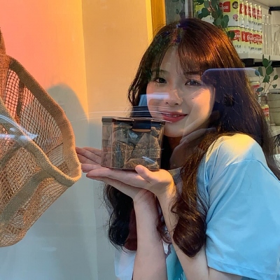阳光点的女生微信头像