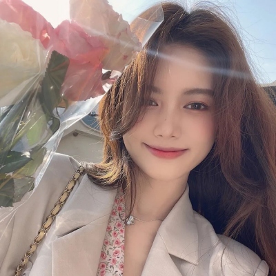 阳光点的女生微信头像