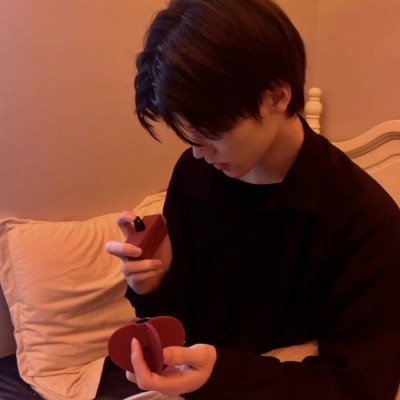 随意的头像男生真人图片