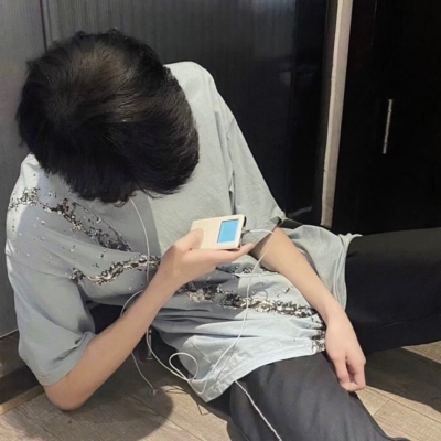 微信头像男真实侧脸帅气图片