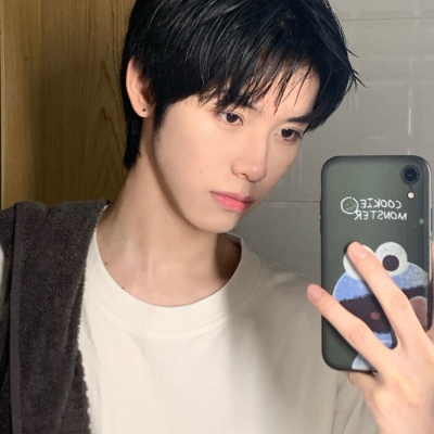 随意的头像男生真人图片