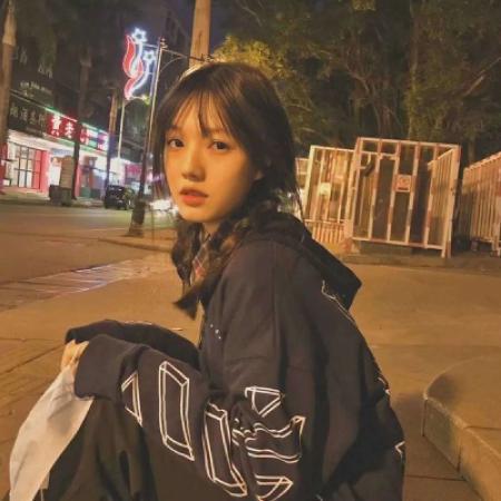 微信复古头像女冷淡风高清真人图片