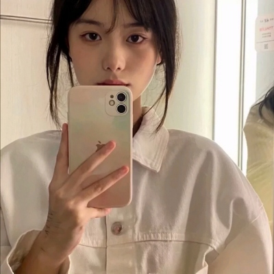 微信低调有内涵的头像女生真人图片