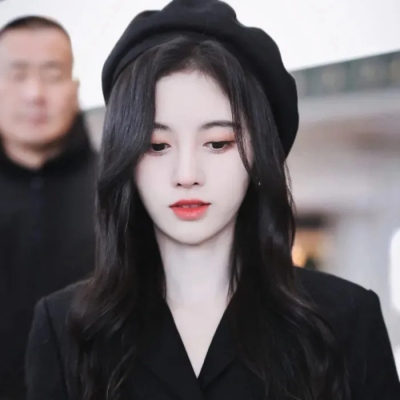 招好感的头像女生