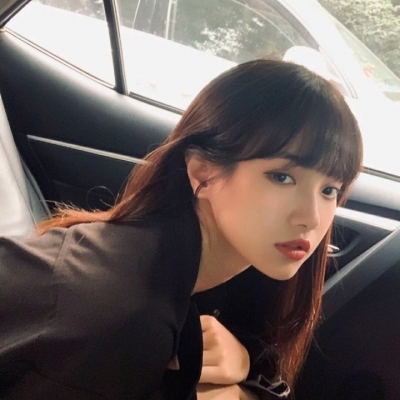 微信低调有内涵的头像女生真人图片