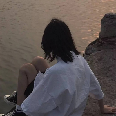 真人又丧又酷头像女生高清图片