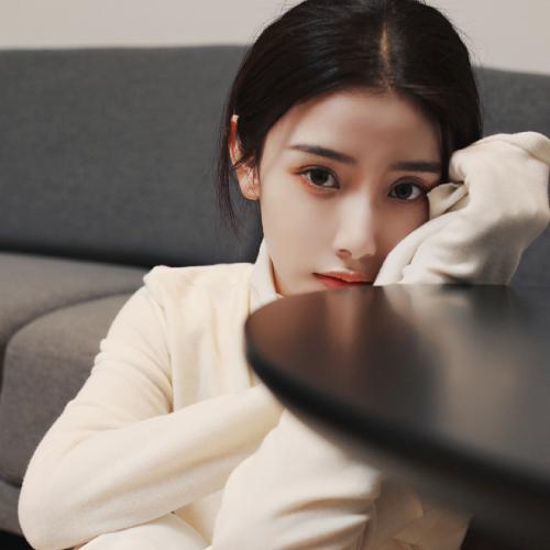 微信真人顶级大气女生头像图片