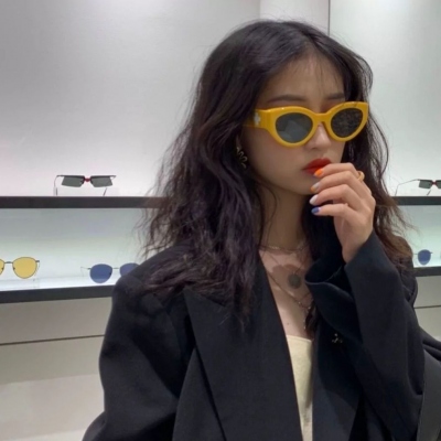 真人又丧又酷头像女生高清图片