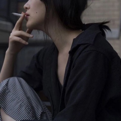 真人又丧又酷头像女生高清图片