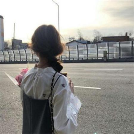 微信背影头像女生2025最火高清图片