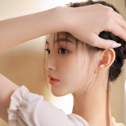 微信真人顶级大气女生头像图片