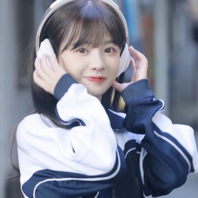 清新青春校园风女生头像图片