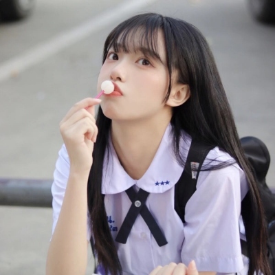 清新青春校园风女生头像图片