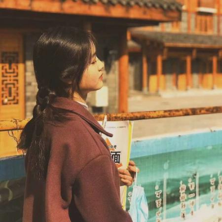 微信复古头像女冷淡风高清真人图片
