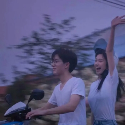 微信特别亲密的真人情侣头像图片