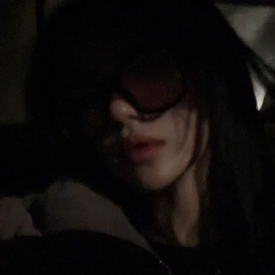 真人又丧又酷头像女生高清图片