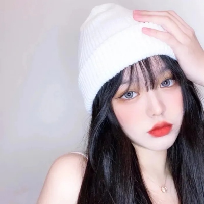 招好感的头像女生