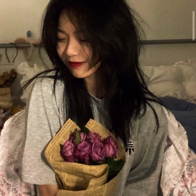 捧花女生头像唯美真人图片