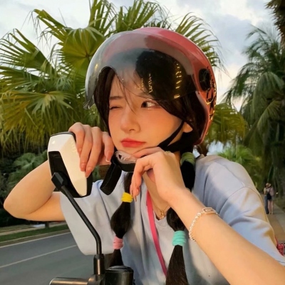 非常好看的女生头像人物照片