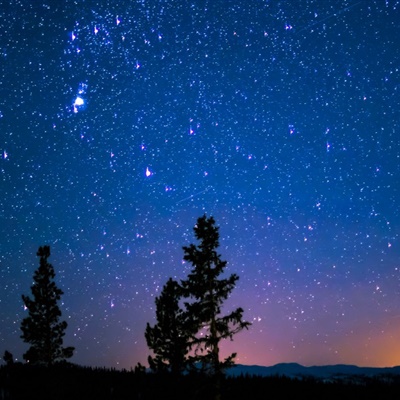 唯美星空微信头像简约干净图片