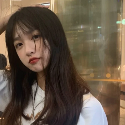 一看就不是网图的女生头像