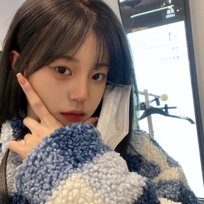 微信女生头像仙气真人露脸高贵图片