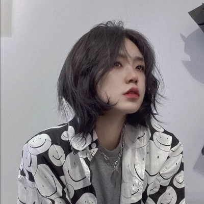 女生头像2025最火爆照片