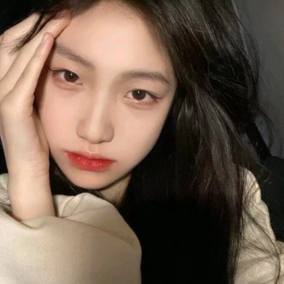 非常好看的女生头像人物照片