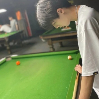 微信头像冷酷男生超拽真人图片
