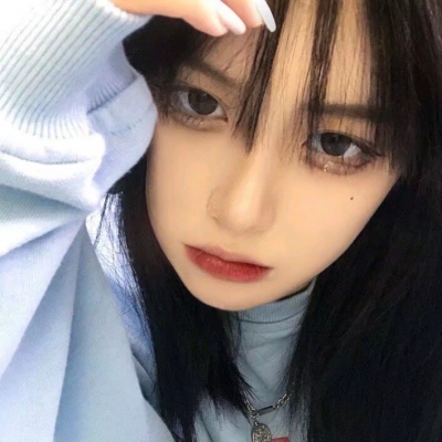 非常好看的女生头像人物照片