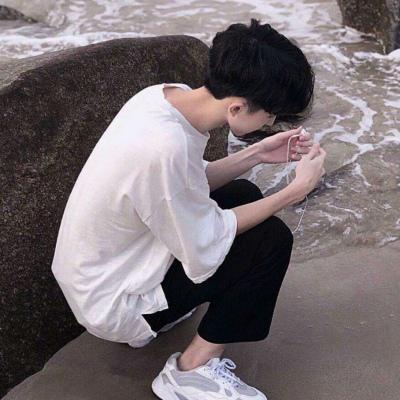 今年男生流行的qq头像帅气图片
