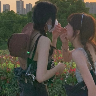 微信闺蜜头像真人一人一半图片