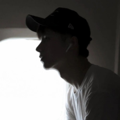 微信真人冷淡风男头像图片