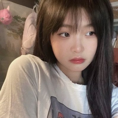 女生头像2025最火爆照片
