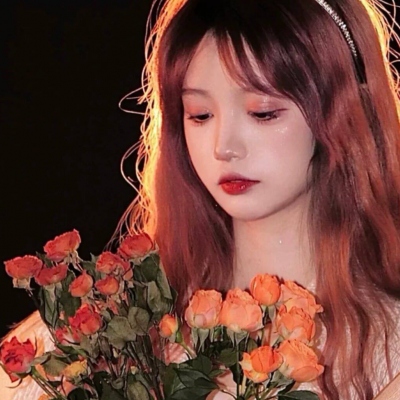 捧花女生头像唯美真人图片