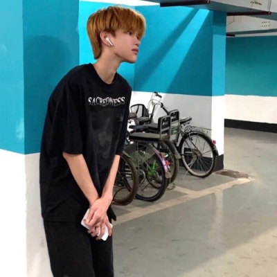 微信头像冷酷男生超拽真人图片
