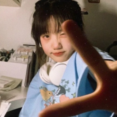 微信文艺复古风格女生头像图片