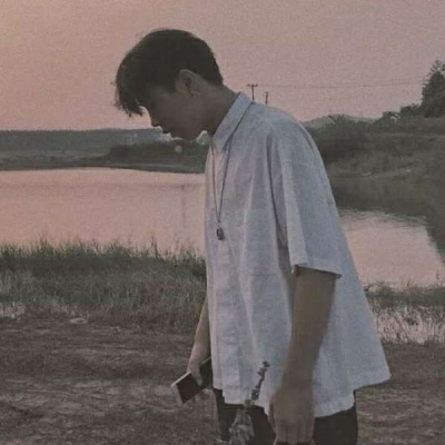 微信真人不明显高级情头一男一女图片