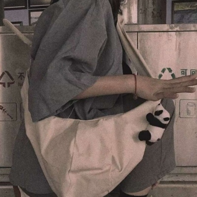 微信真人不明显高级情头一男一女图片