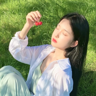 微信森系仙气意境女生头像图片