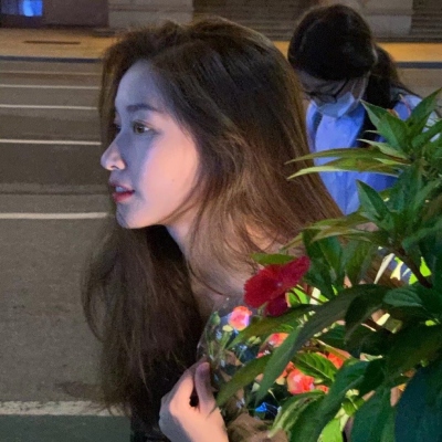 微信唯美头像带花女生图片