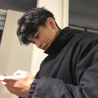 ins高级男头帅气高清图片